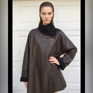 MYCRA PAC REVERSIBLE BLACK/ BROWN COAT SIZE M/ L